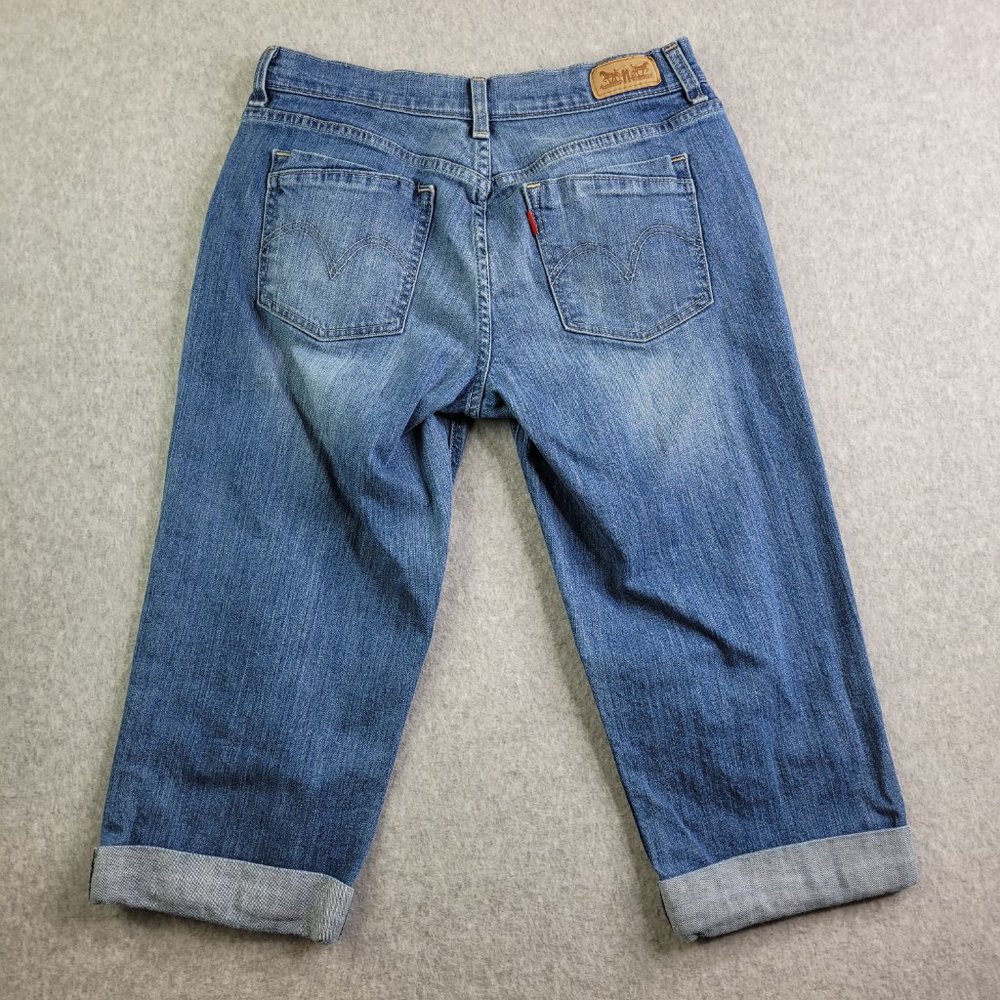 Womens Levis Capris Size 6 Blue Cuffed Stretch Cotton Straight Leg Mid Rise - Picture 1 of 15